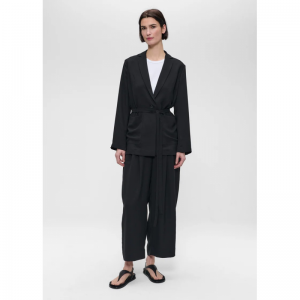 Fluid crepe loose jacket black